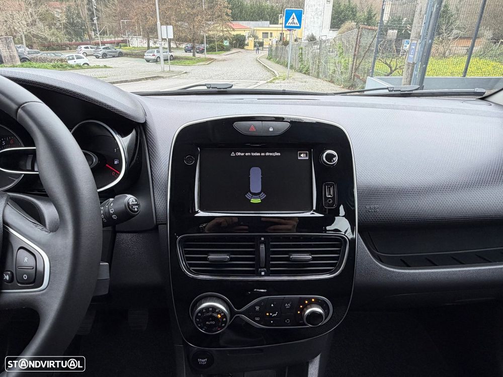 Renault Clio Sport Tourer - 27