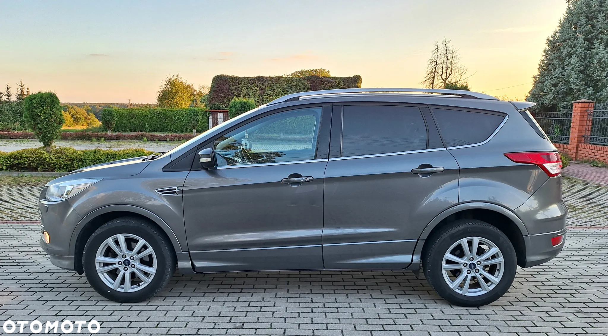 Ford Kuga 1.6 EcoBoost 2x4 Titanium - 2