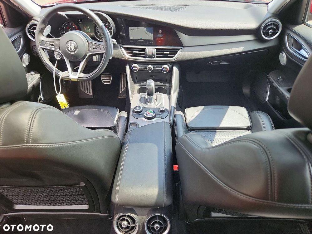 Alfa Romeo Giulia 2.0 Turbo TI Q4 - 8