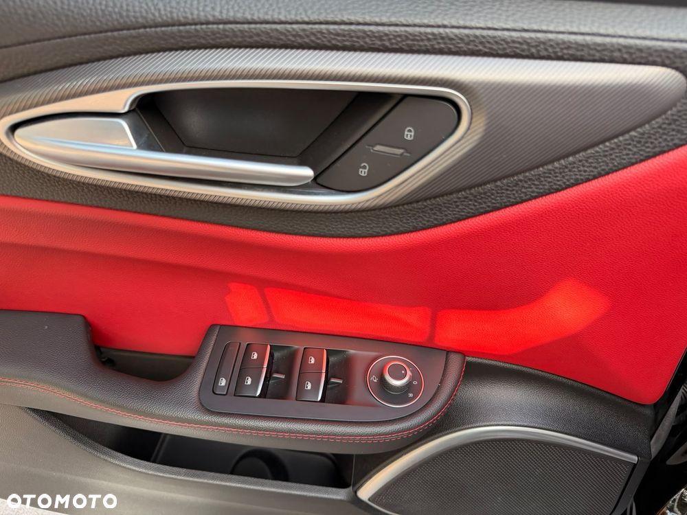 Alfa Romeo Stelvio 2.0 Turbo 16V AT8-Q4 Ti - 30