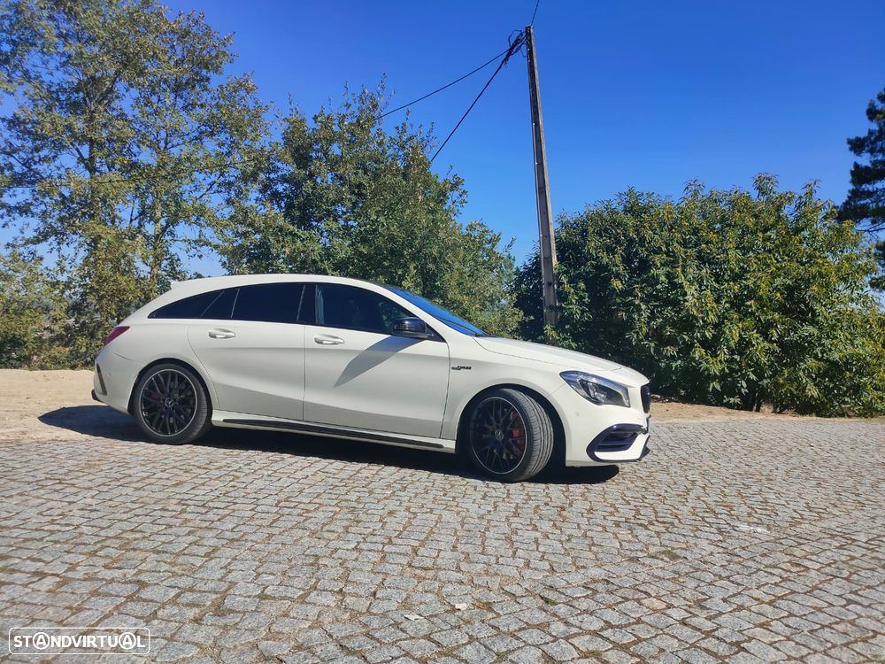 Mercedes-Benz CLA 45 AMG 4Matic Speedshift 7G-DCT Night Edition - 26