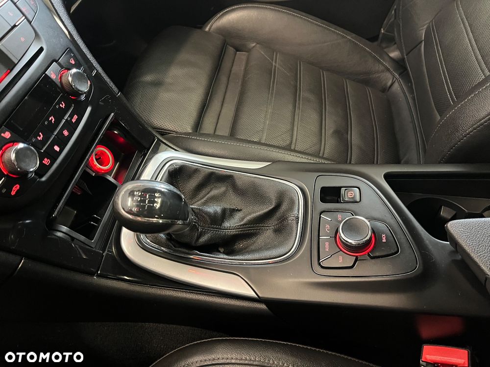 Opel Insignia 2.0 CDTI EcoFLEX Cosmo - 17