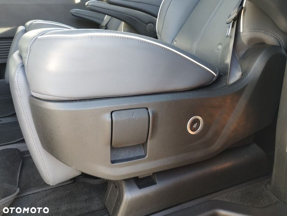 Hyundai Staria 1.6 T-GDI HEV Luxury - 37