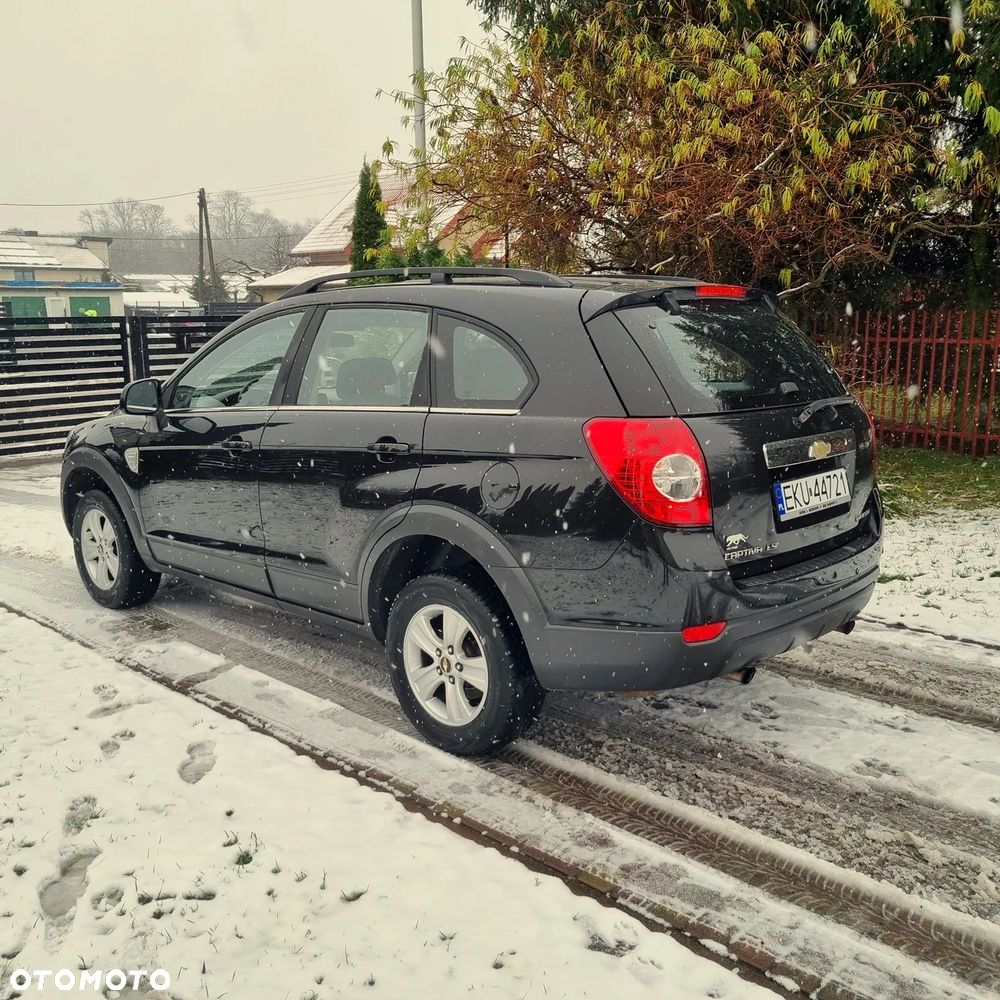 Chevrolet Captiva 2.4 LS 5os - 7