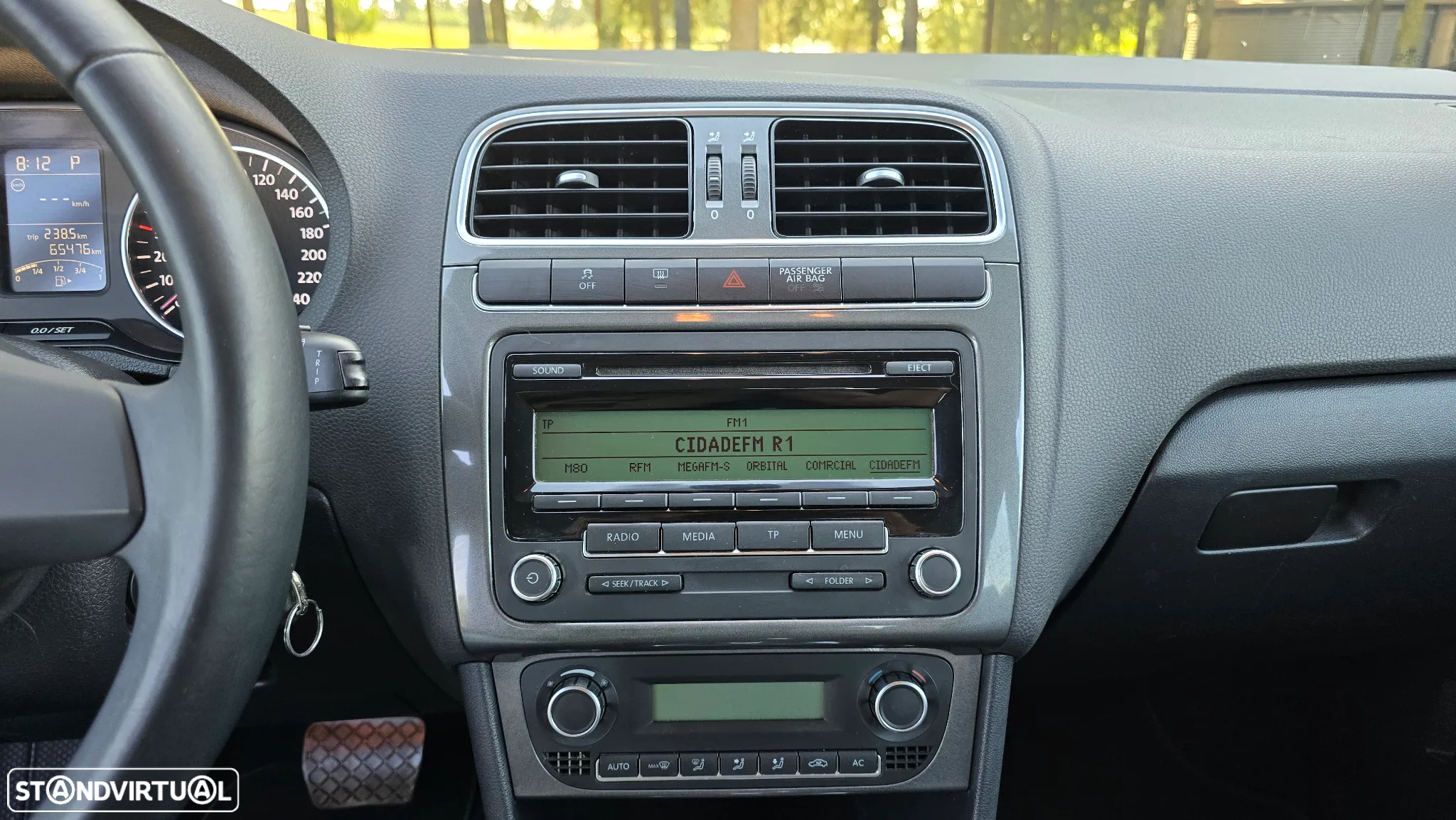 VW Polo 1.4 Highline DSG - 23