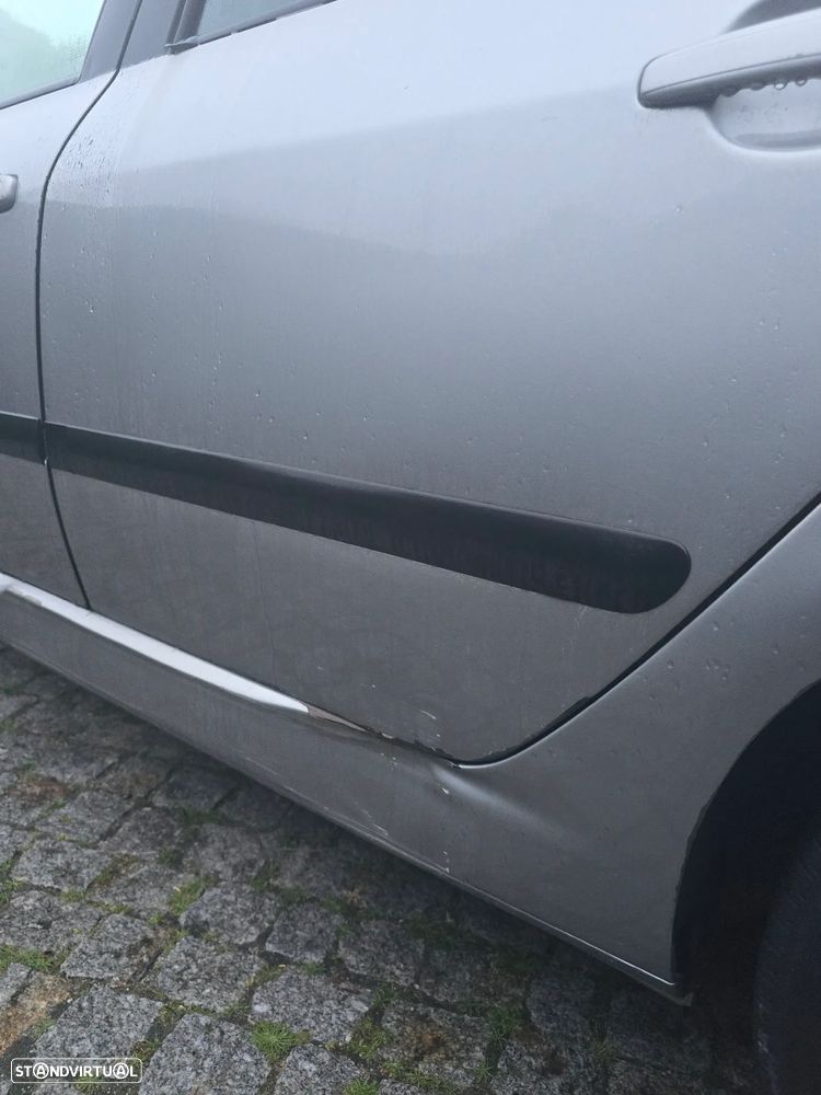 Peugeot 307 1.4 16V Executive - 5