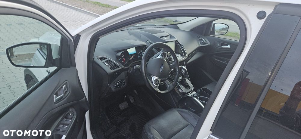 Ford Escape 2.0 EcoBoost AWD Titanium - 10