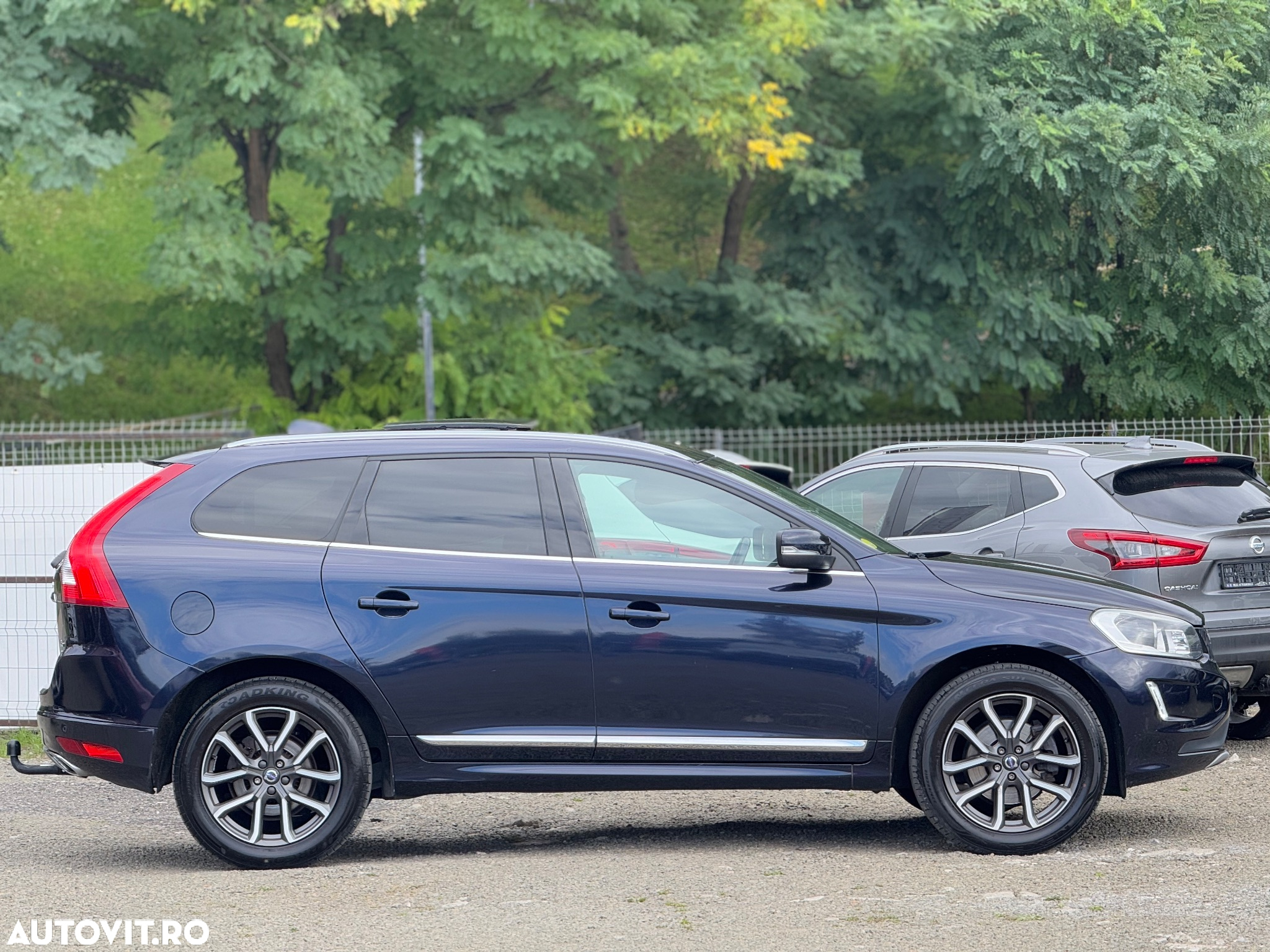 Volvo XC 60 D5 AWD Geartronic Summum - 3