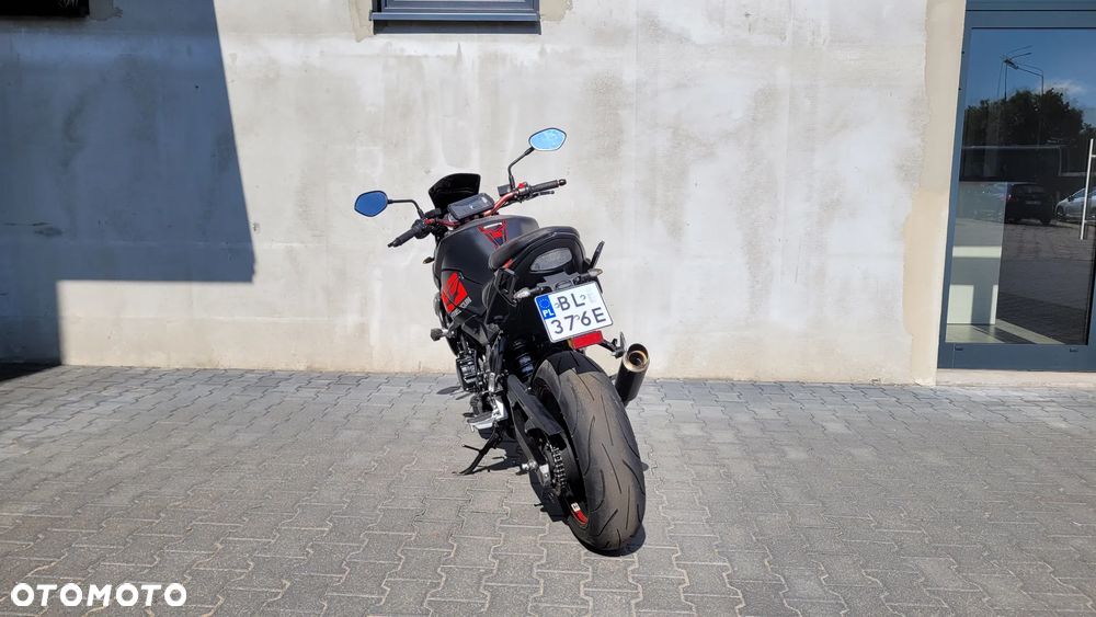 Suzuki GSR - 5