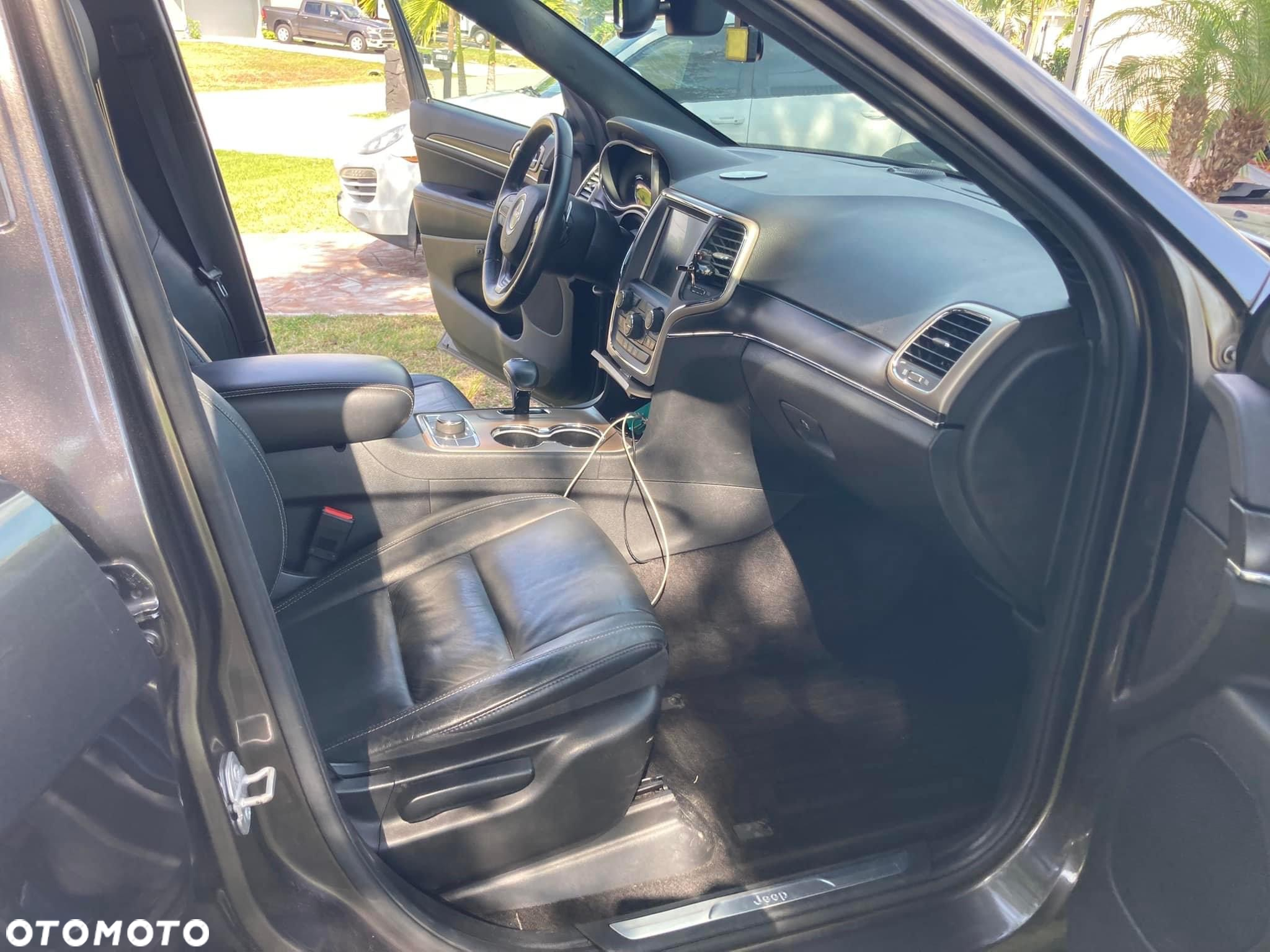 Jeep Grand Cherokee - 14