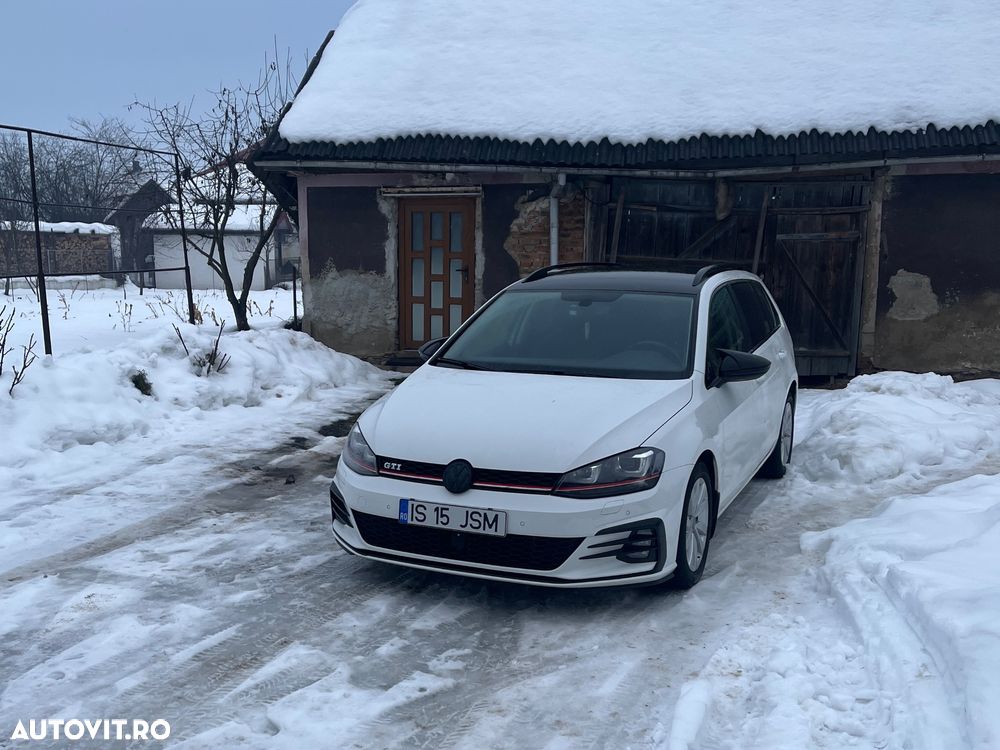 Volkswagen Golf - 10