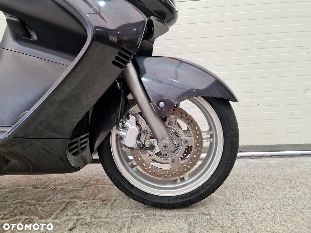 Suzuki Burgman - 22