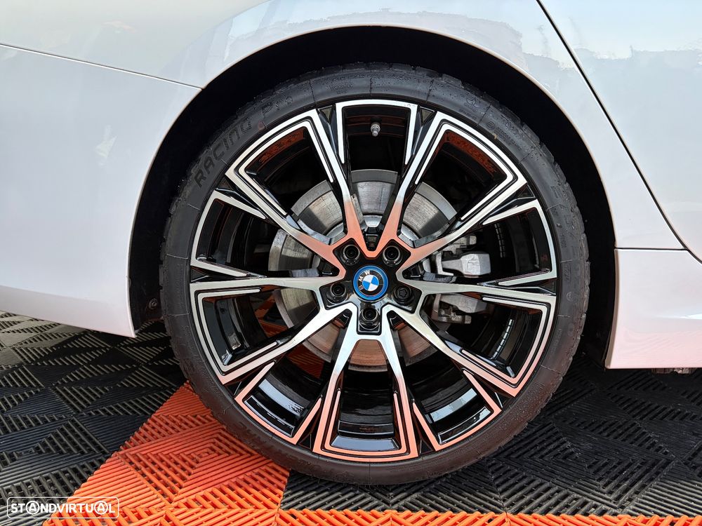 BMW 330 e xDrive Aut. M Sport - 28