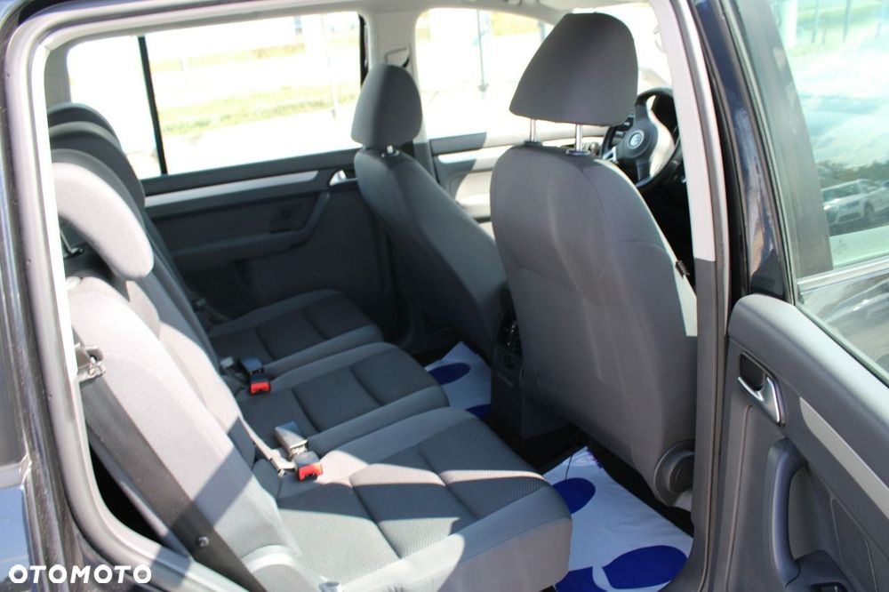 Volkswagen Touran - 21
