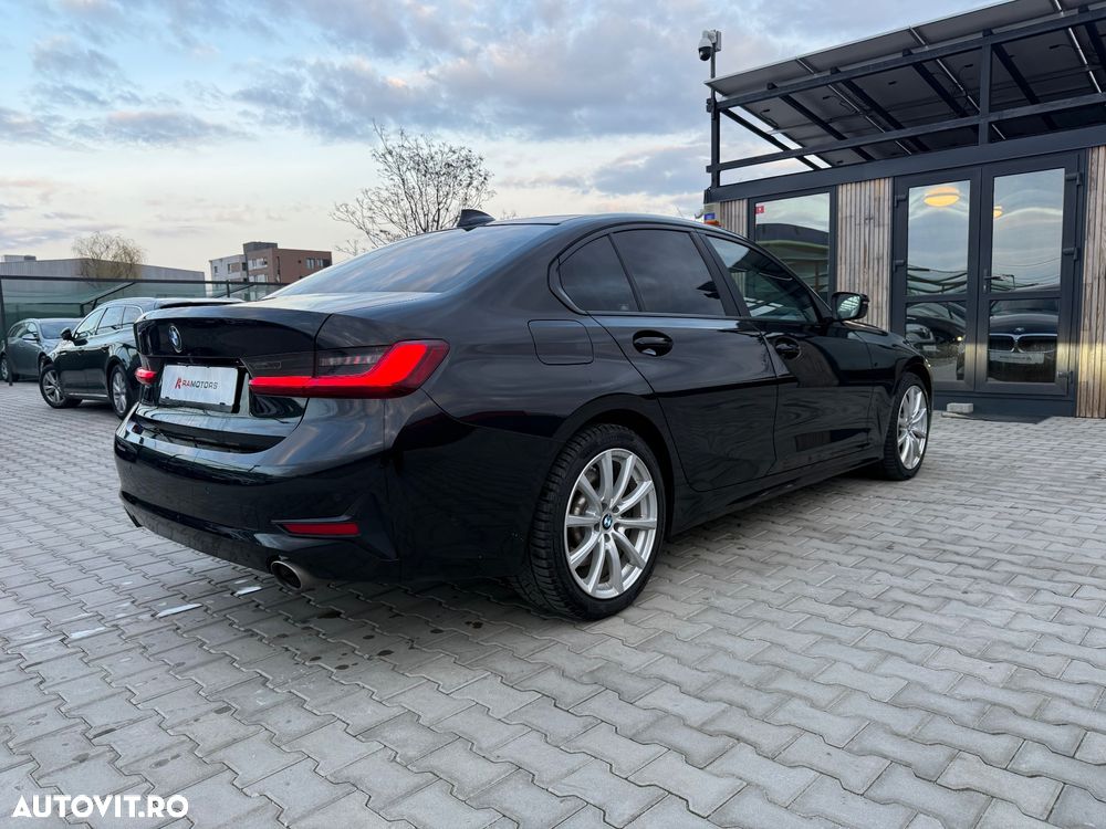 BMW Seria 3 330d Aut. Sport Line - 10