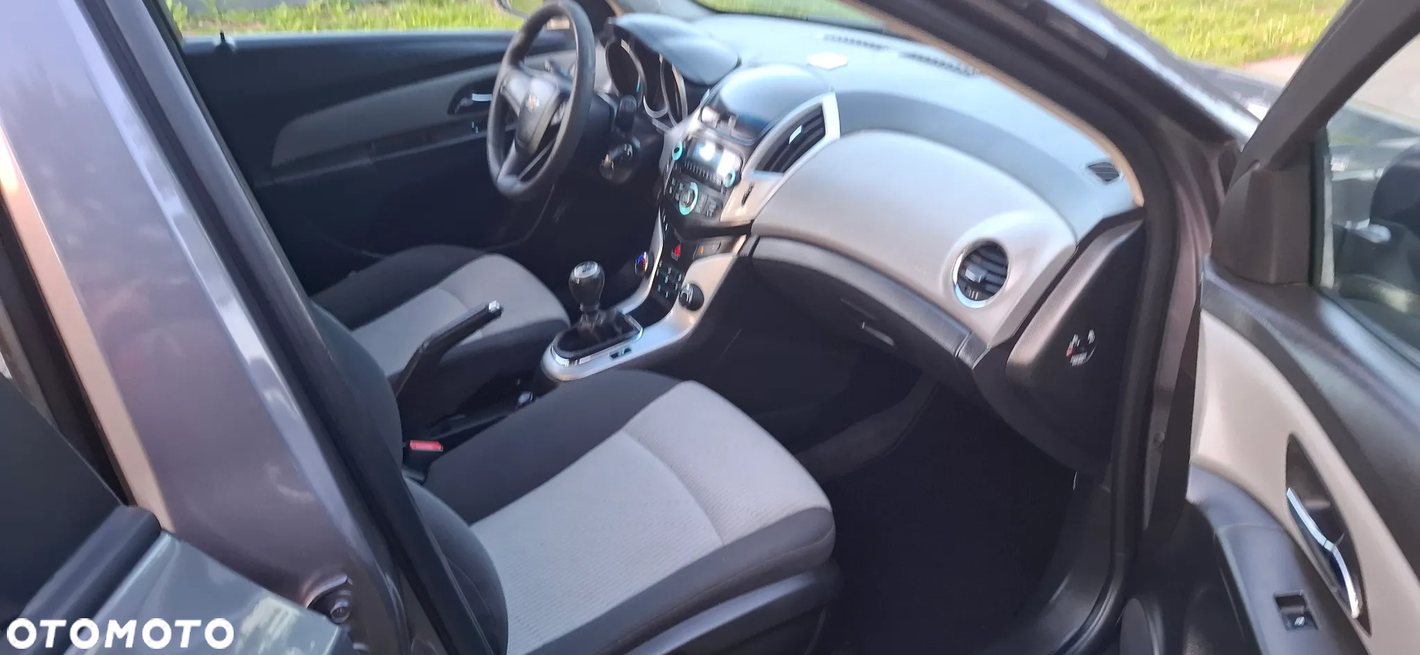 Chevrolet Cruze 1.6 LT - 11