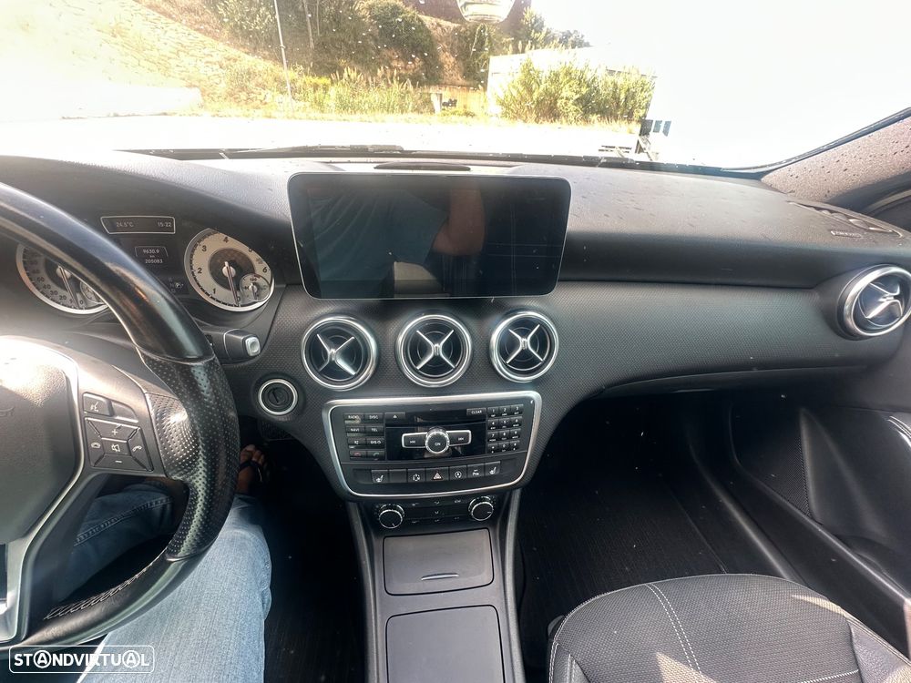 Mercedes-Benz A 180 - 21