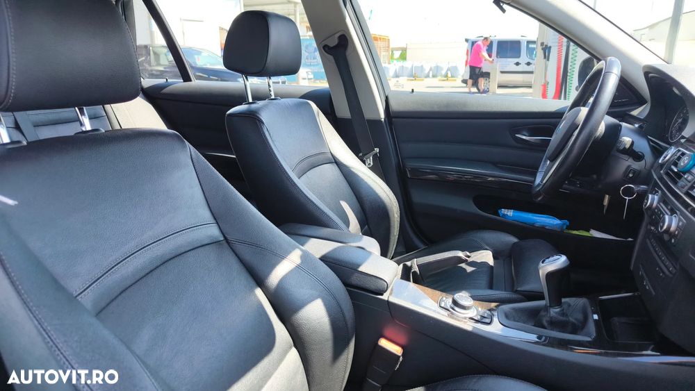 BMW Seria 3 320d xDrive DPF Edition Lifestyle - 22