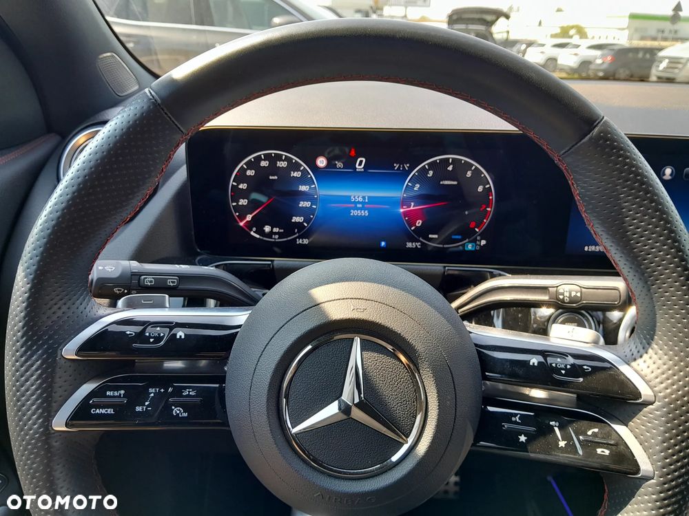 Mercedes-Benz GLA 200 AMG Line - 11