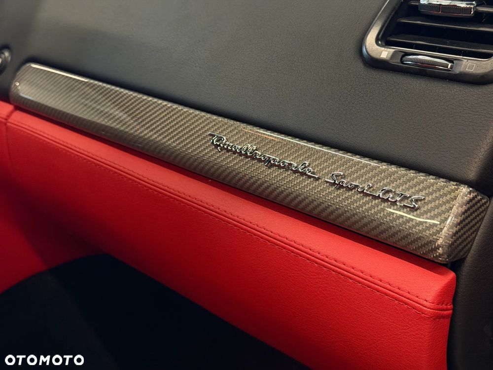 Maserati Quattroporte - 17