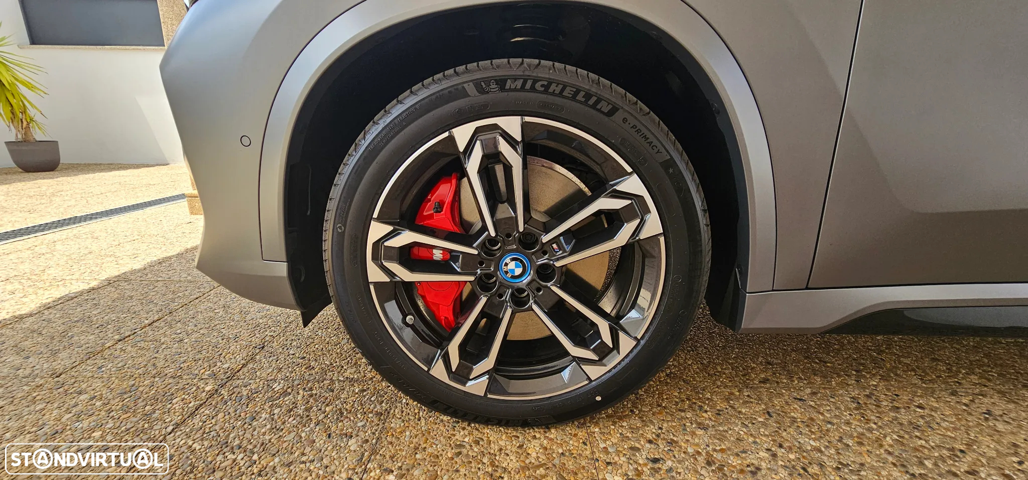 BMW iX1 eDrive20 Pack Desportivo M Pro - 12