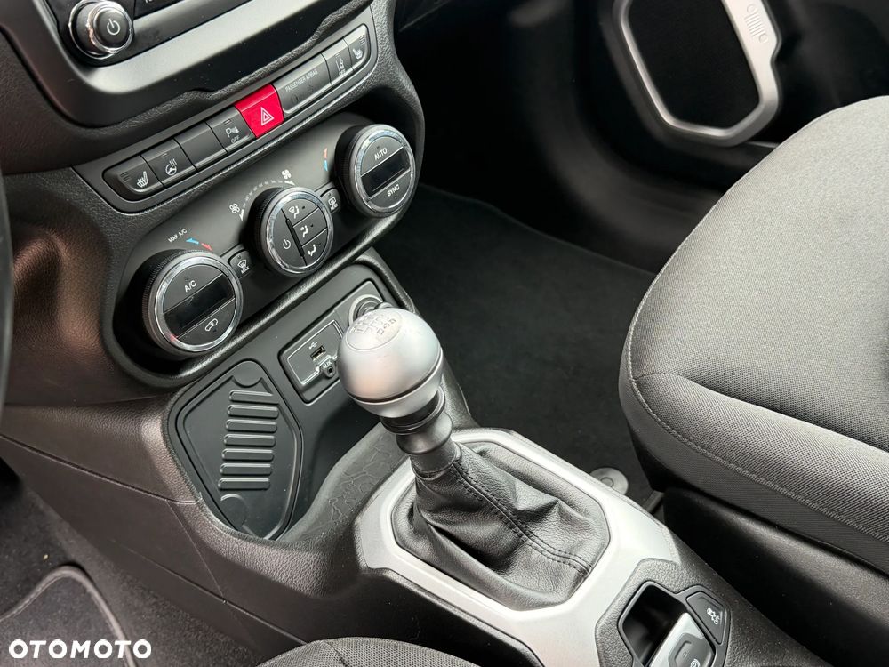 Jeep Renegade 1.4 MultiAir Limited - 23