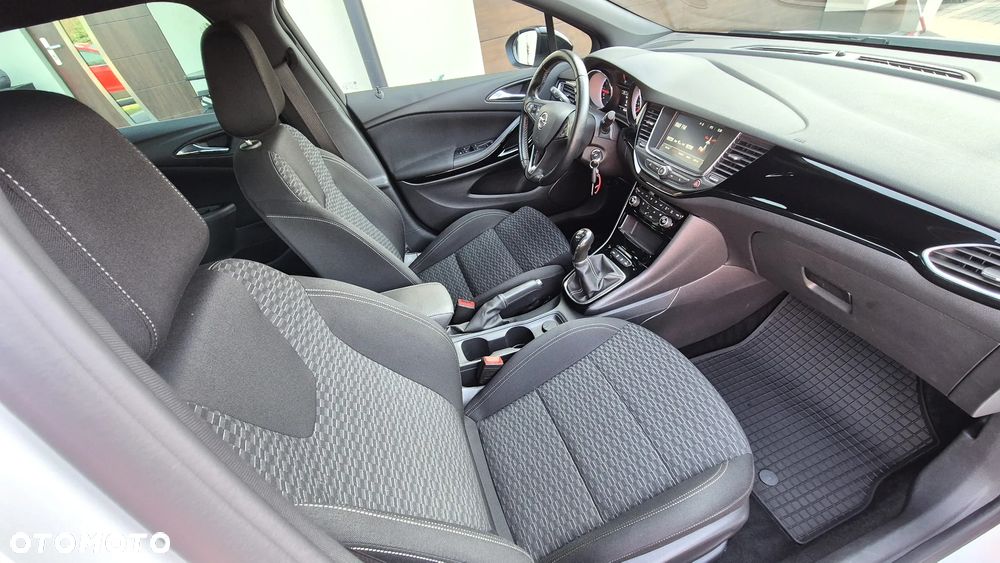 Opel Astra 1.6 T Dynamic S&S - 11