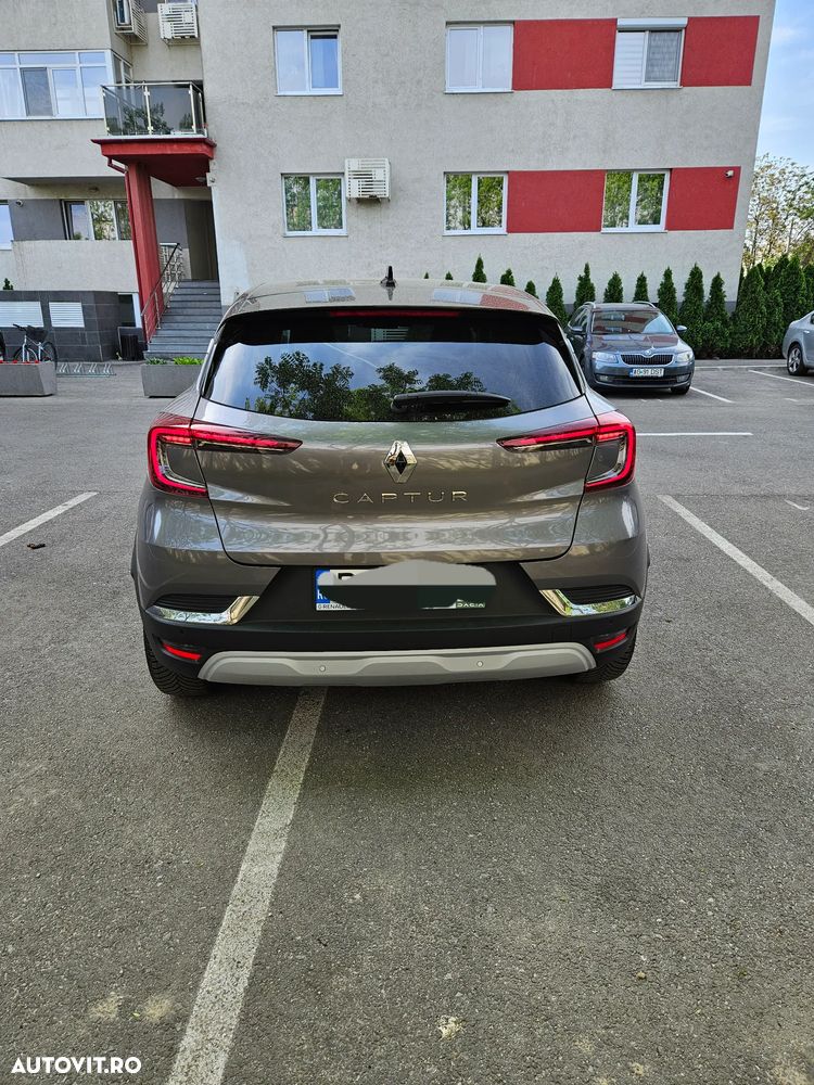 Renault Captur MHEV 140 Techno - 6