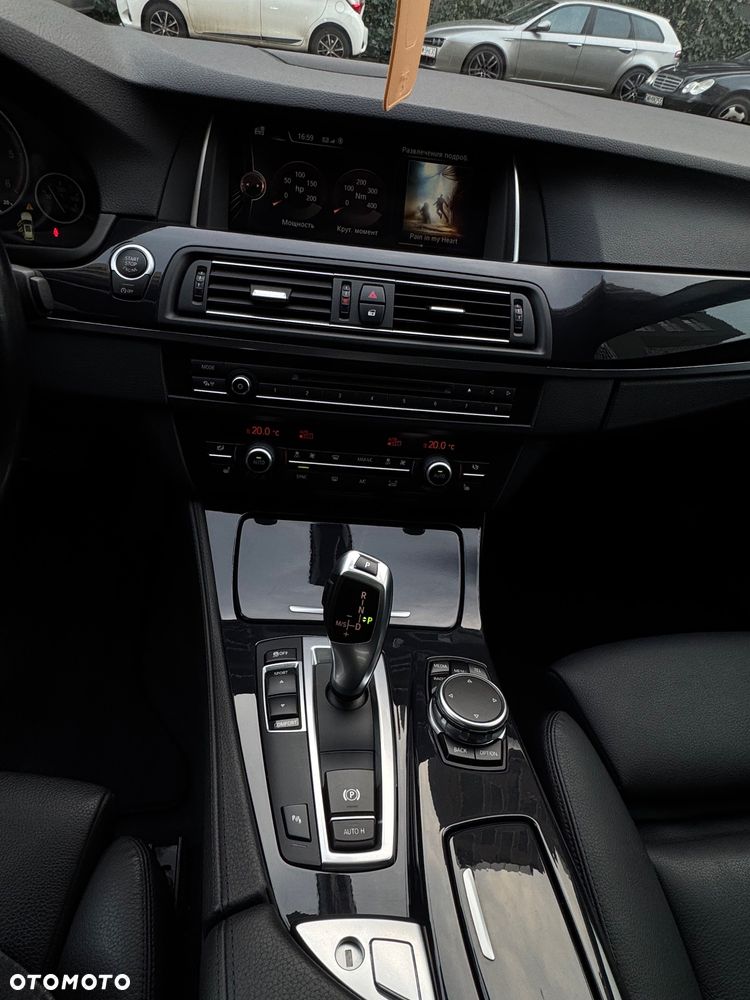 BMW Seria 5 520d Luxury Line - 12