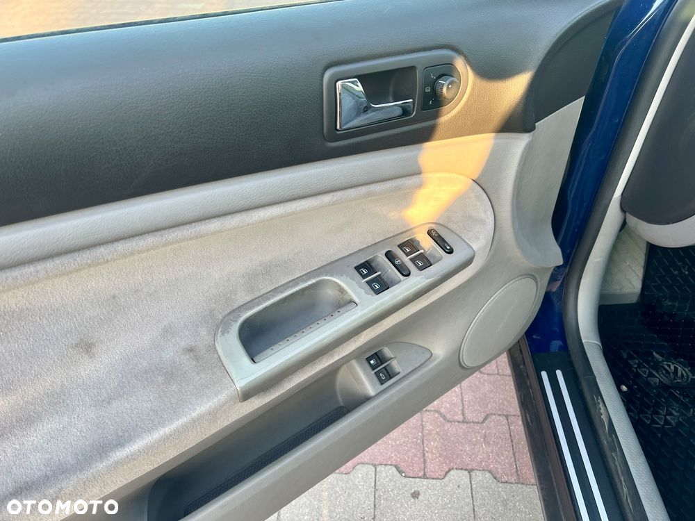 Volkswagen Passat - 11