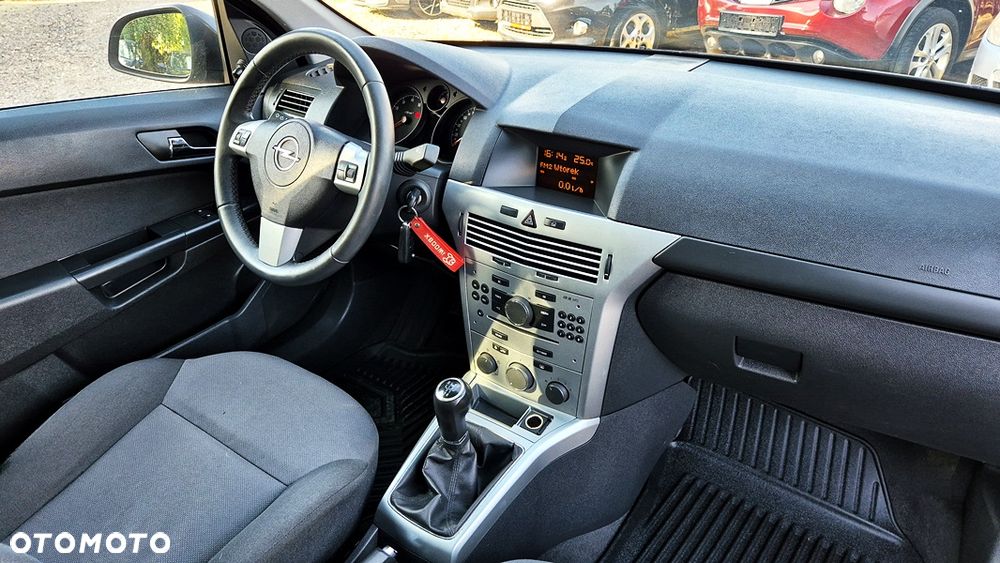 Opel Astra 1.6 Cosmo - 36