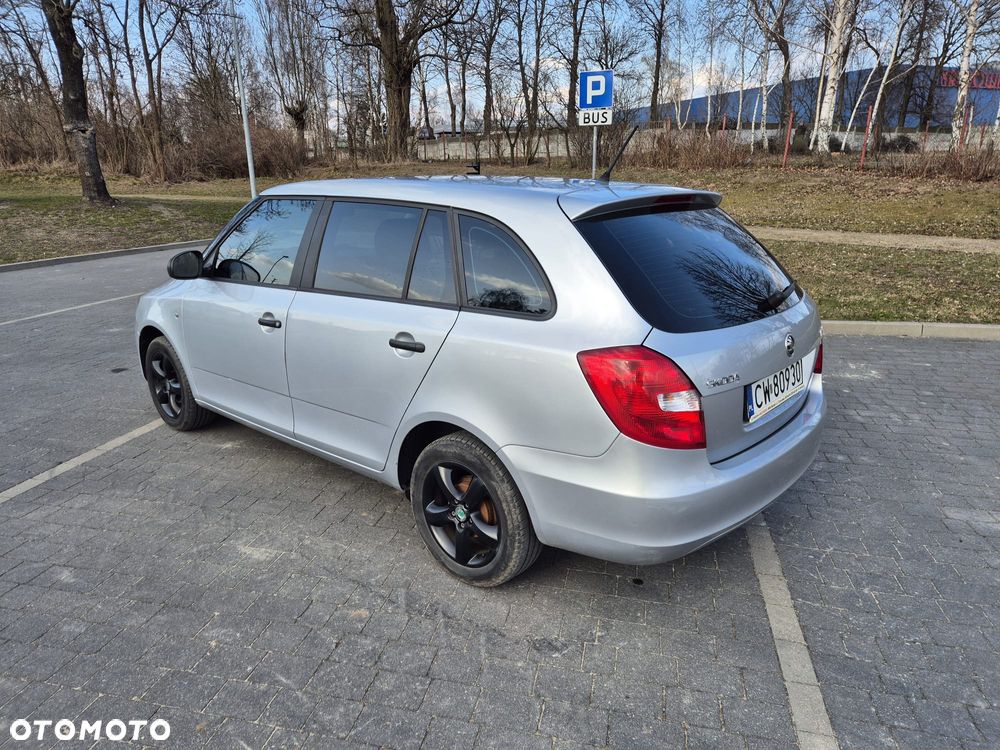 Skoda Fabia 1.4 16V Ambition - 2