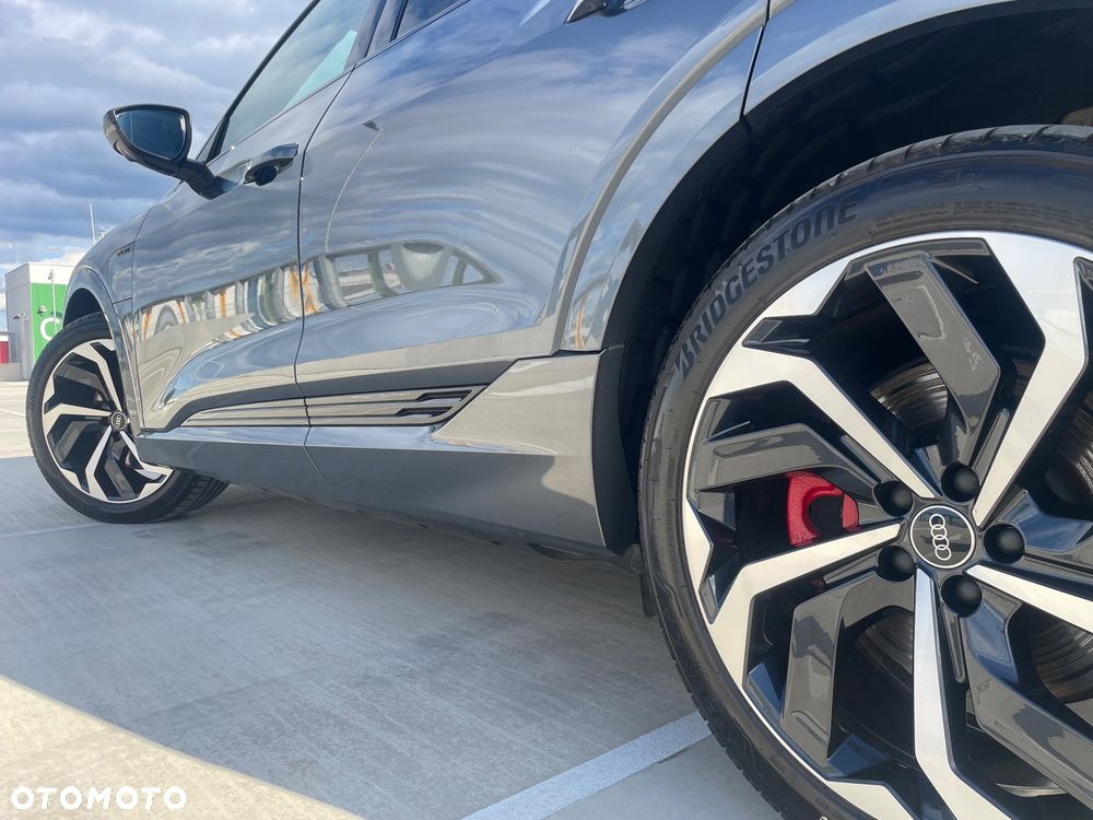Audi Q8 Sportback e-tron - 14