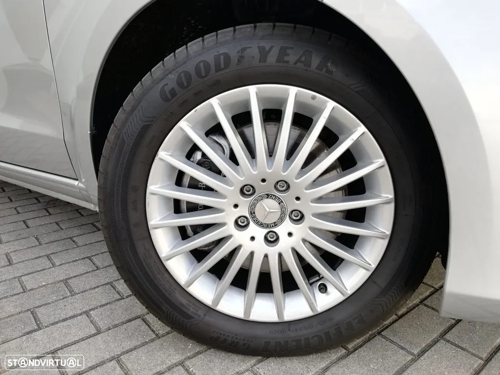 Mercedes-Benz V 220 d Longo Aut. - 43
