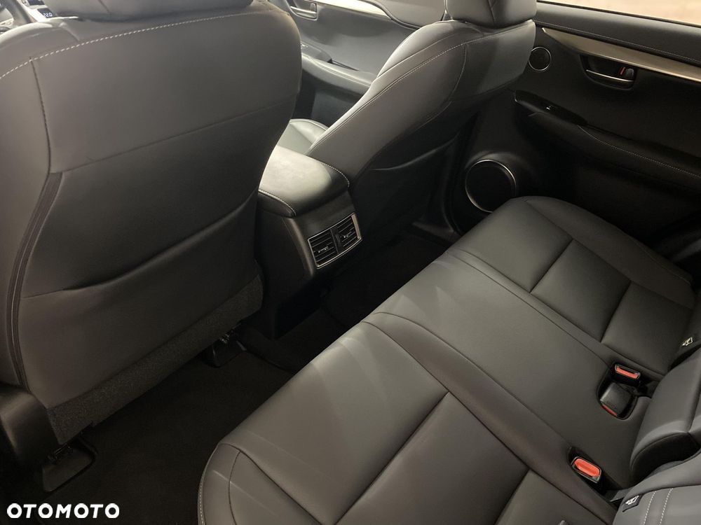 Lexus NX 300h F Impression AWD - 11