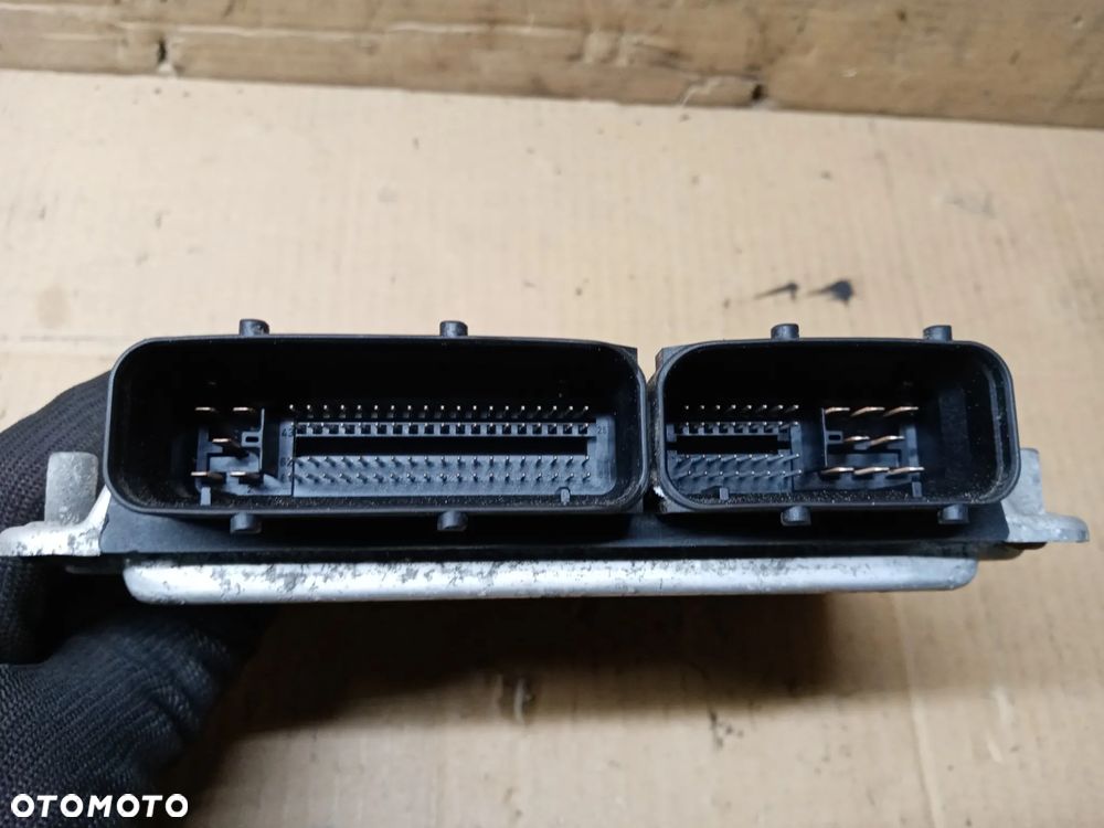 Komputer sterownik silnika VW Golf IV 4 1.9 TDI 038906019DF - 2