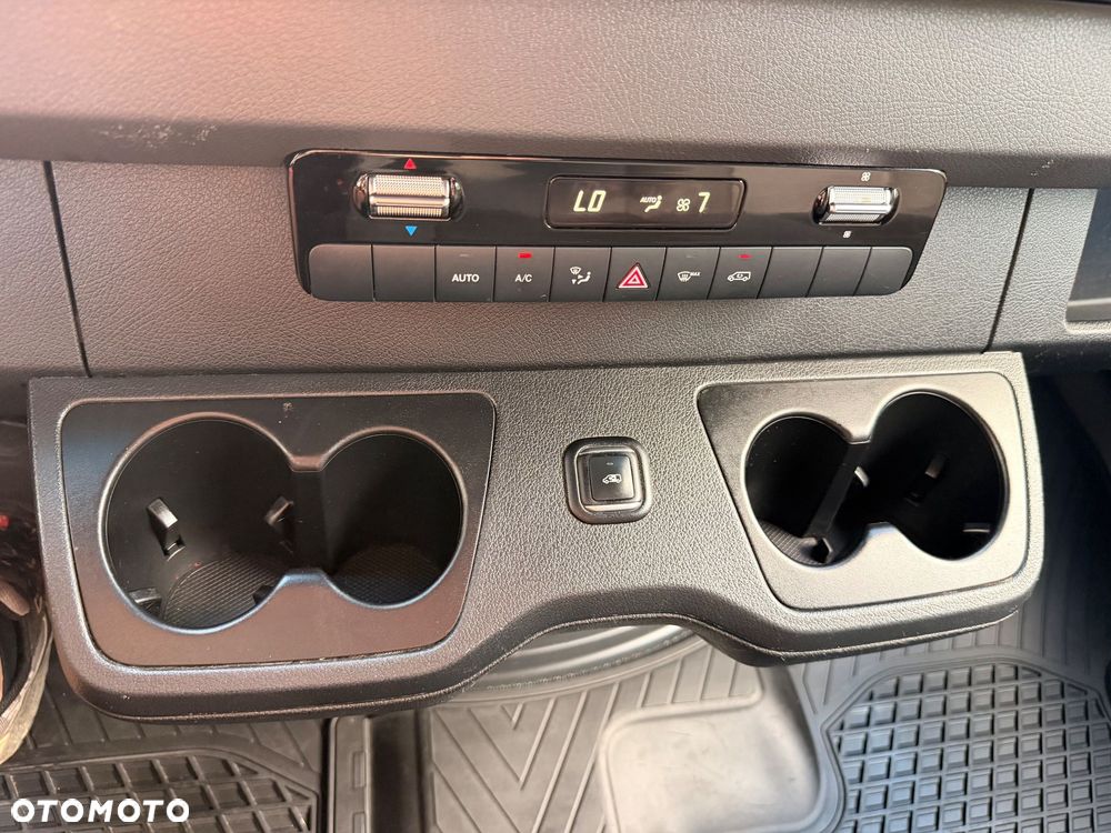 Mercedes-Benz Sprinter - 20