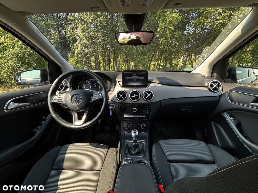 Mercedes-Benz Klasa B 180 d BlueEFFICIENCY Edition Style - 2