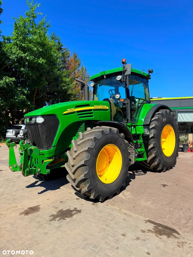 John Deere 7920 - 9