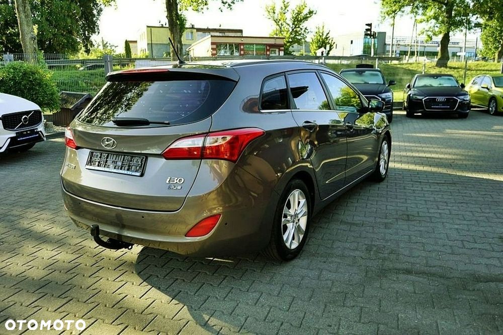 Hyundai i30 blue 1.6 CRDi Classic - 7