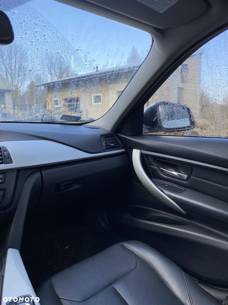 BMW Seria 3 328i - 7
