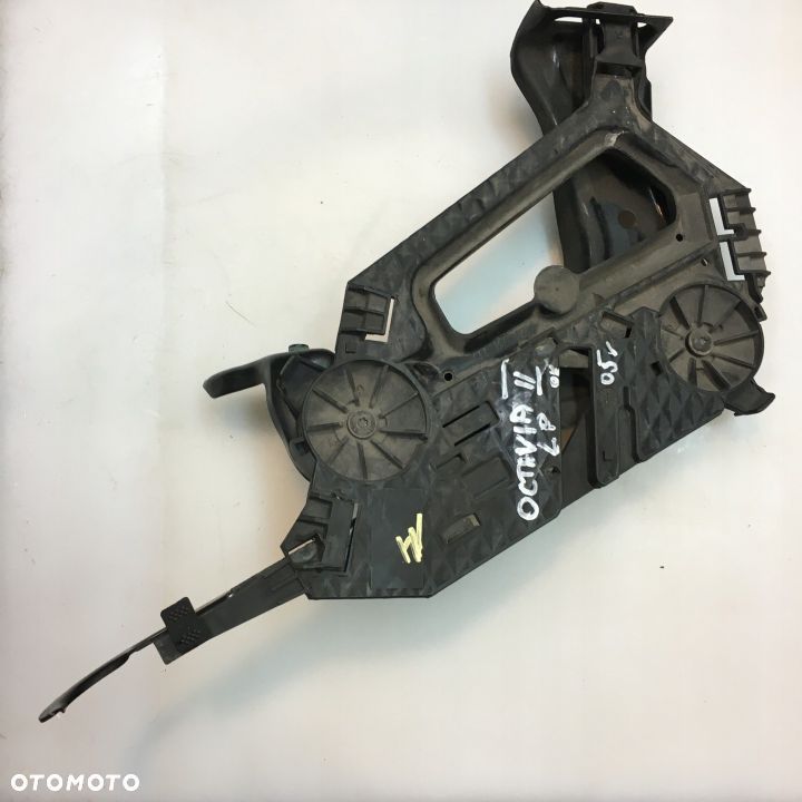 ŚLIZG LAMPY LEWY PRZÓD SKODA OCTAVIA II 1Z0941339 - 5