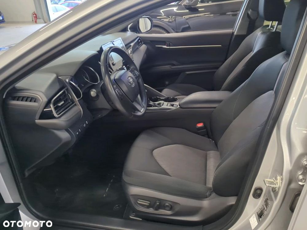 Toyota Camry - 8