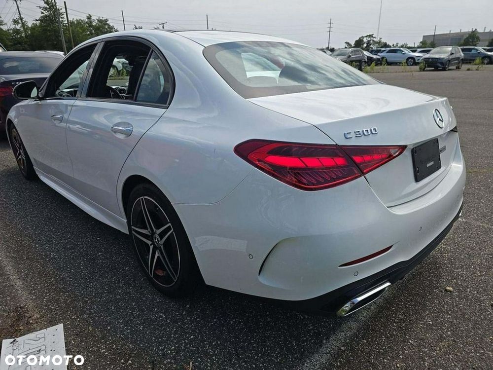Mercedes-Benz Klasa C 300 4Matic 9G-TRONIC AMG Line - 3