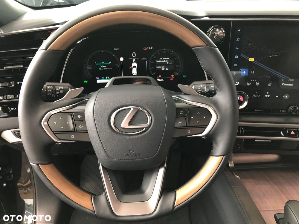 Lexus RX 450h+ Omotenashi - 14