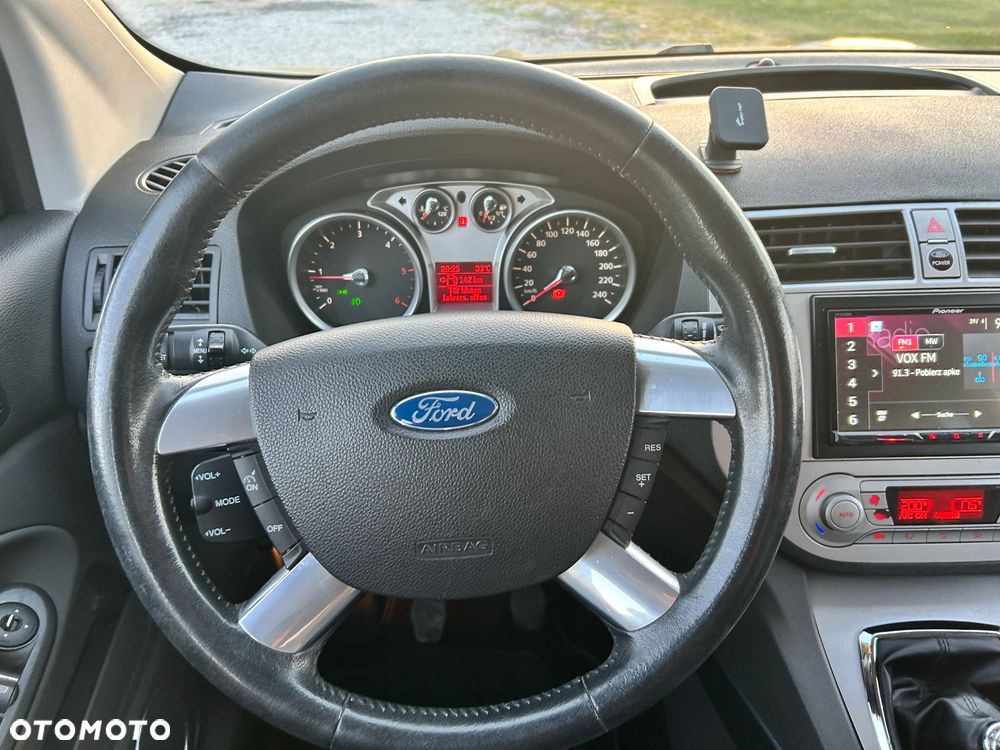 Ford Kuga 2.0 TDCi 4x4 Titanium - 25