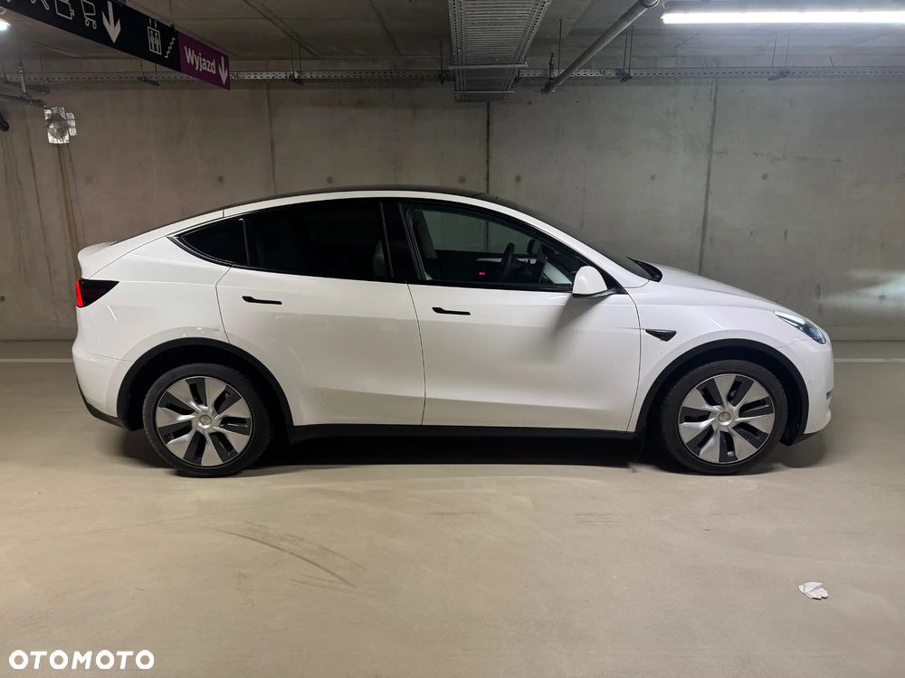 Tesla Y Long Range AWD - 6