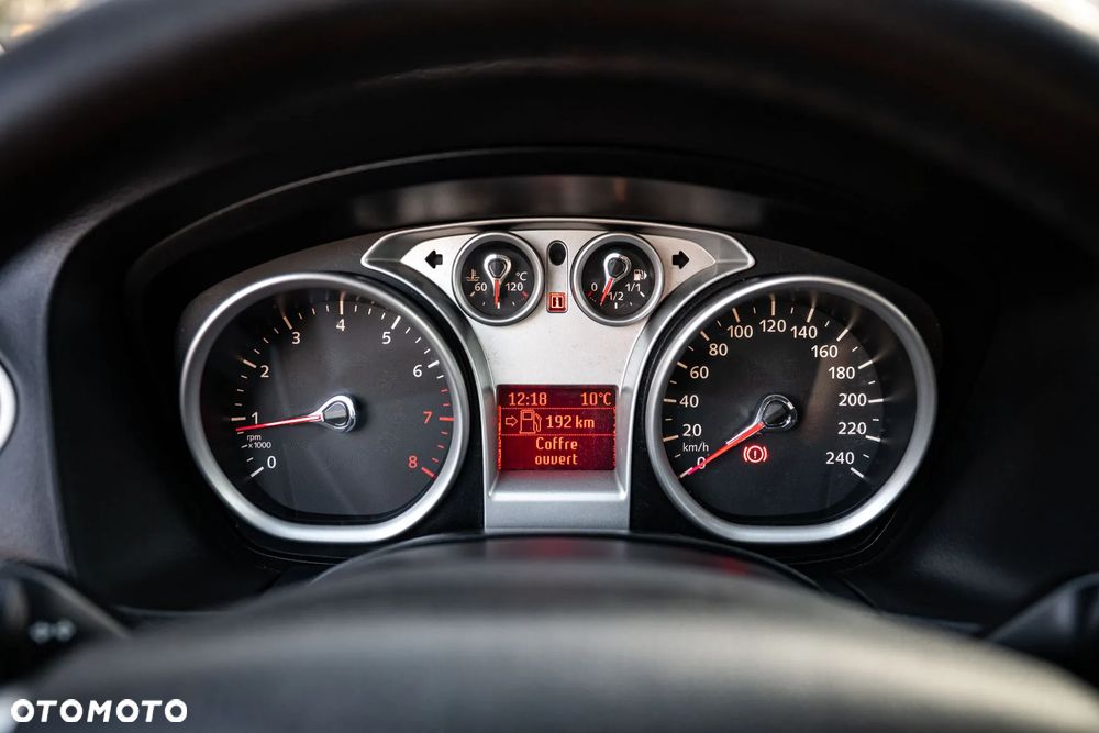 Ford Focus 1.6 Trend + - 22