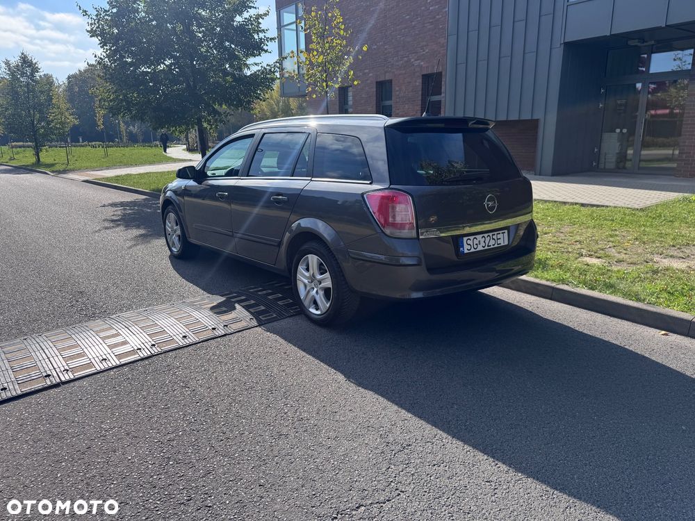 Opel Astra 1.8 Caravan Cosmo - 3