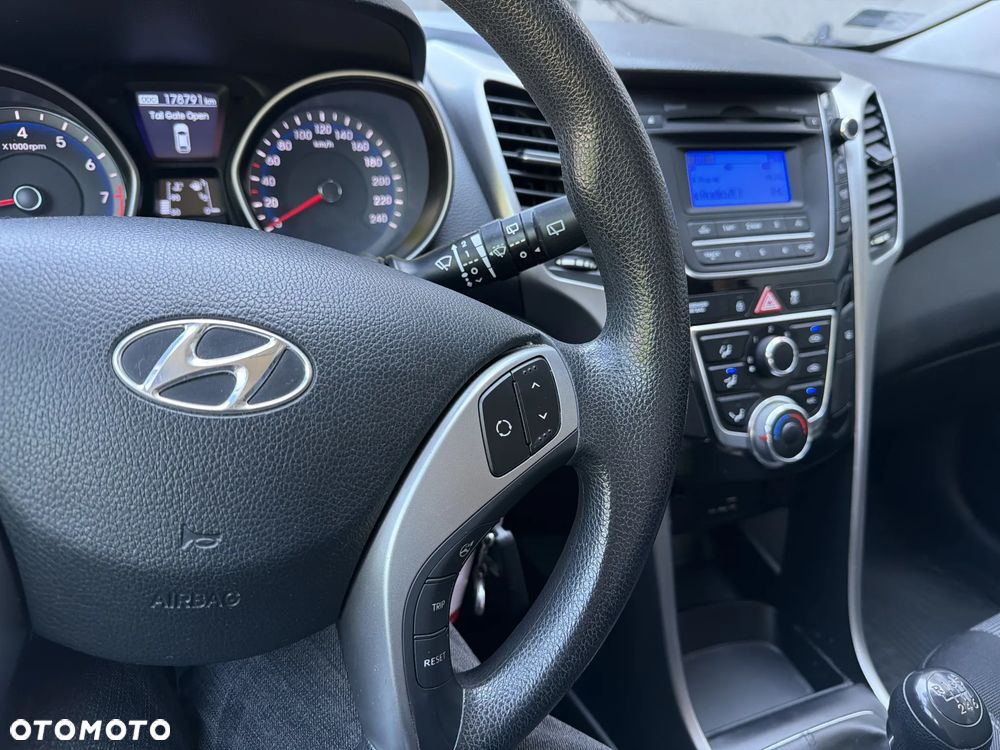 Hyundai i30 1.4 Classic + - 23